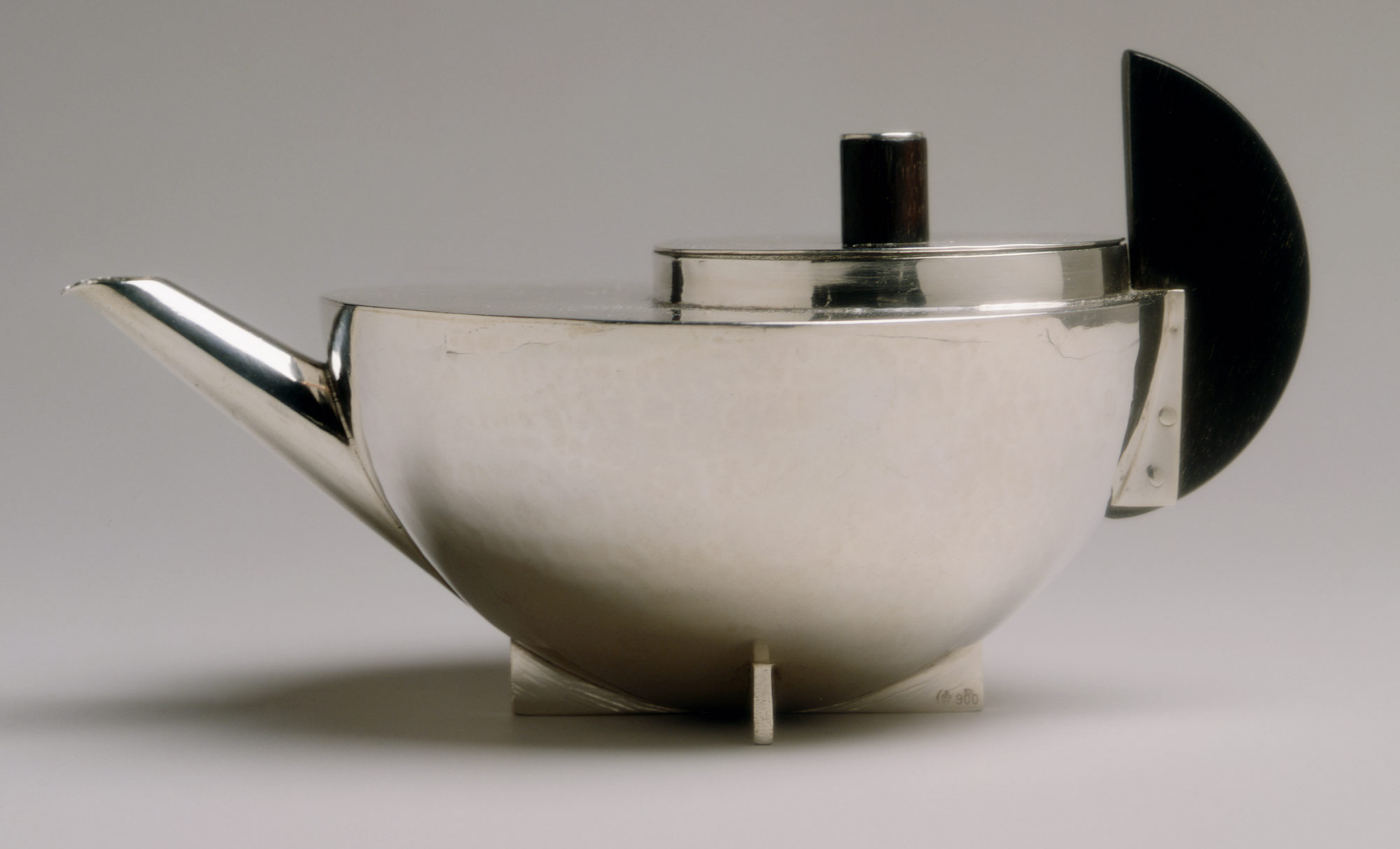 Marianne Brandt's Bauhaus teapot